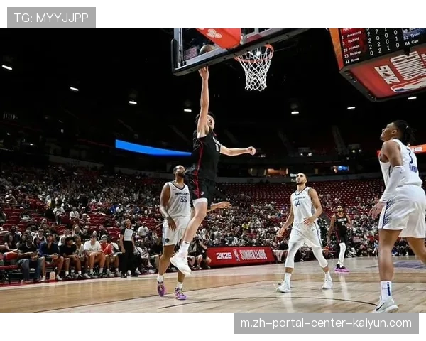 开拓者大胜爵士 杨瀚森替补登场贡献两分